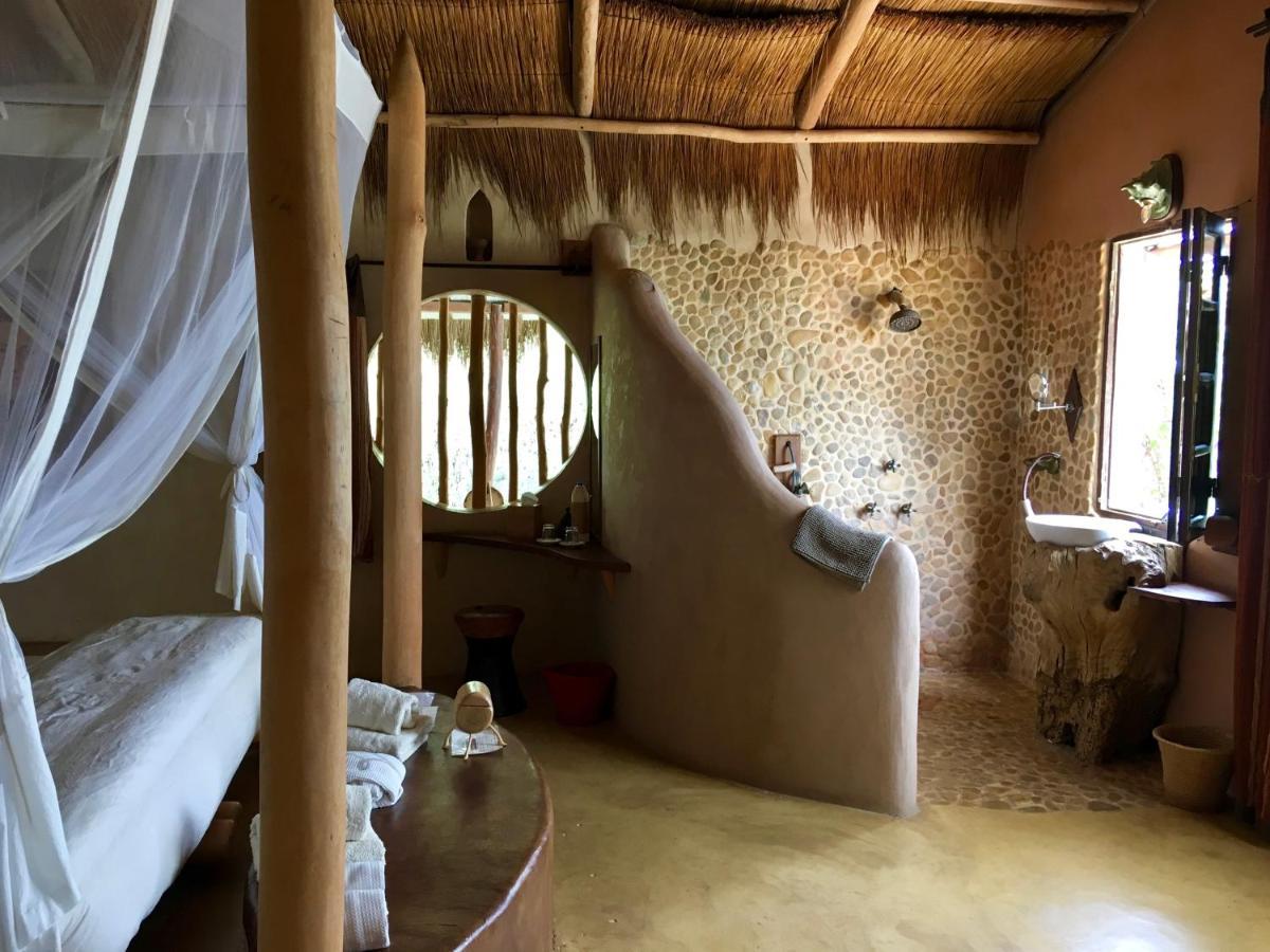 Bakuba Lodge - Le Petit Hotel Du Voyageur Ankilibe Екстер'єр фото